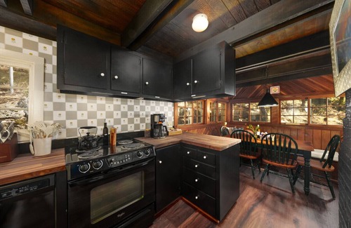 Aspen Brook Apartment | Historic mountain cabin|King bed|Fireplace