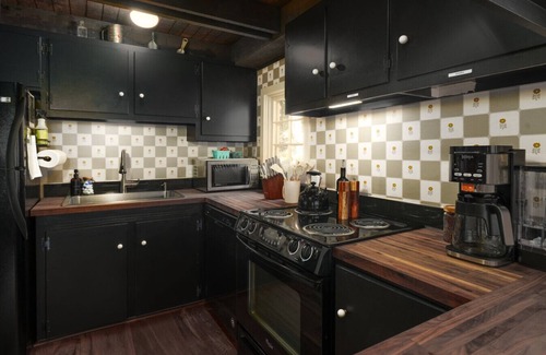 Aspen Brook Apartment | Historic mountain cabin|King bed|Fireplace