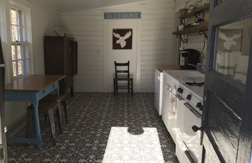Bluemont House | Historic Mountain Cottage at Blue Ridge Overlook