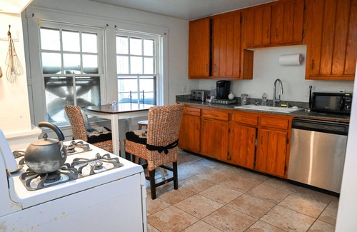 New Orleans House | HISTORIC NEIGHBORHOOD beautifully furnished, Walk/Bike/public transportation