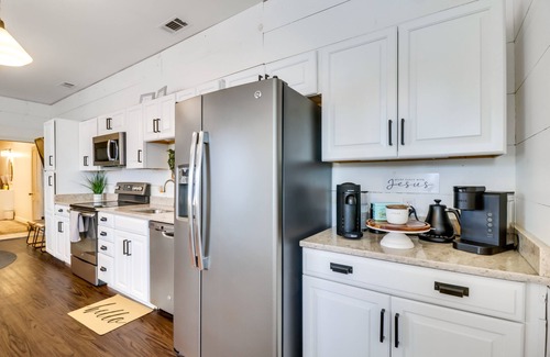 New Market Apartment | Historic New Market Retreat: Walkable Location!