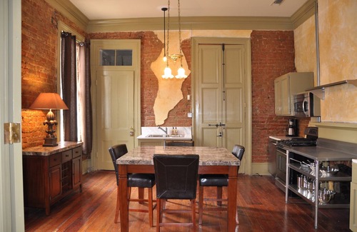 Central Business District Condo | Historic New Orleans Condo With Fantastic Location!