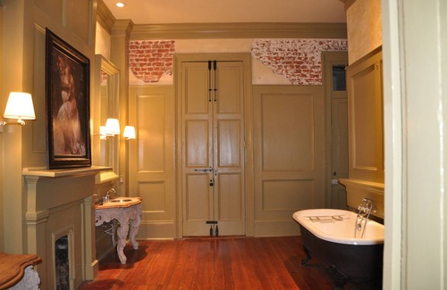Central Business District Condo | Historic New Orleans Condo With Fantastic Location!