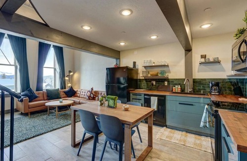 Leadville Condo | Historic newly remodeled Loft (B) on Main St.