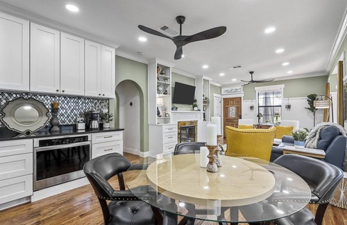 Fairmount House | Historic newly renovated luxury home 2bd/2bath with 3 outdoor areas to relax