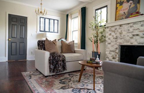 Lake Cherokee Apartment | Historic Orlando Casita Love Apt A with backyard