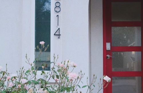 Depot Bench House | Historic- Pearl Bungalow- private entry