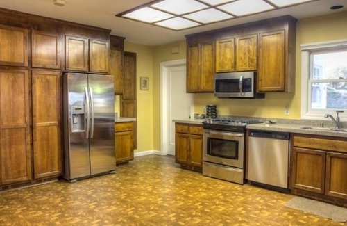 Petaluma House | Historic Petaluma Vacation Rental on Vintage Farm!