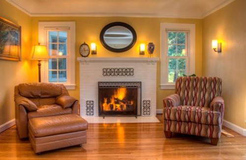 Petaluma House | Historic Petaluma Vacation Rental on Vintage Farm!