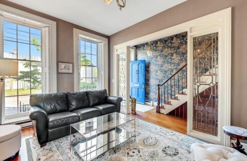 Petersburg House | Historic Petersburg Row Home