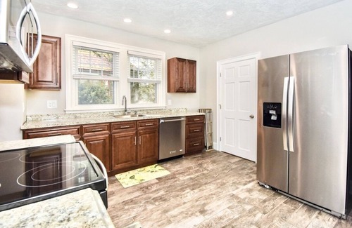 Auburndale Apartment | Historic Private Auburndale Retreat Near Boston!