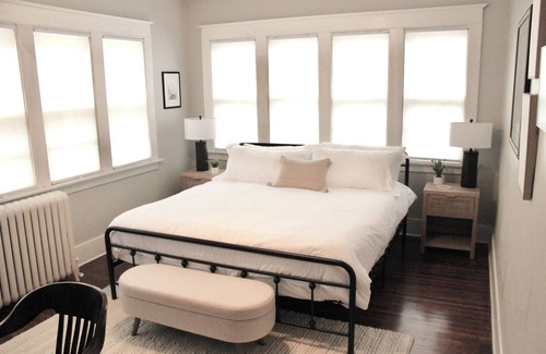 Front Park Apartment | Historic Private Buffalo Retreat Near Downtown!