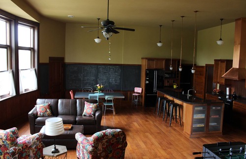 South Haven House | Historic Property close to South Beach and downtown - Upper Unit