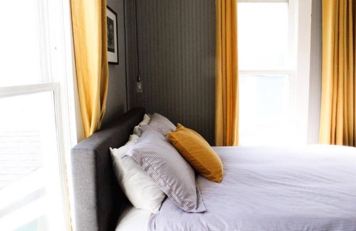 Seaview Hotel | Historic Queen with Clawfoot Tub at Shelburne Hotel