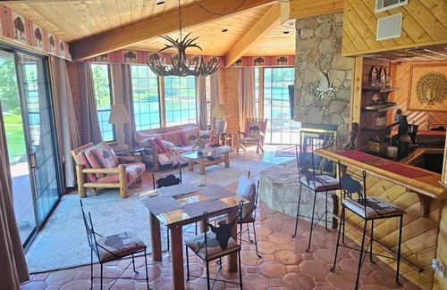 Murrieta House | Historic Reagan Ranch Charming 2-bedroom country house with WiFi, AC in Murrieta