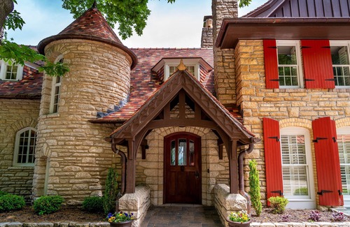 Saint Albans House | Historic Remodeled Private Hilltop Estate - Great for Families/Golf/Corporate