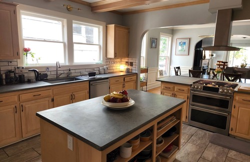 Albany Apartment | Historic Renovated Loft in Downtown Albany, OR.