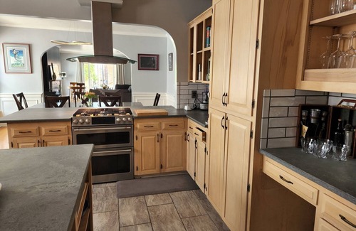 Albany Apartment | Historic Renovated Loft in Downtown Albany, OR.