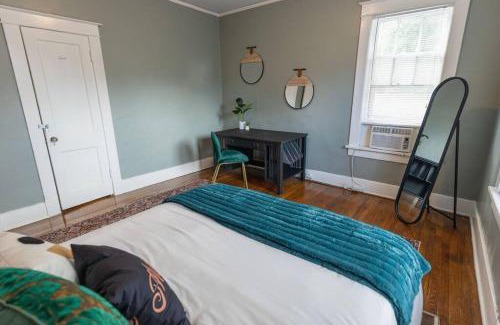 Crosstown House | Historic Revival 2BR Midtown Memphis Fast Wifi Free Parking Yes Pets