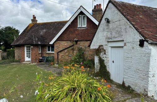 Newhaven Apartment | Historic river side cottage - top apartment