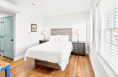 Conway Apartment | Historic Riverfront Studio Getaway by Main Street!