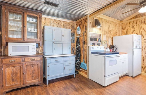 Branson House | Historic Rockaway Beach Cottage 15