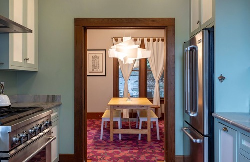 Hood River House | Historic Roe Parker- DT Hood River, 30+ rental! Views!