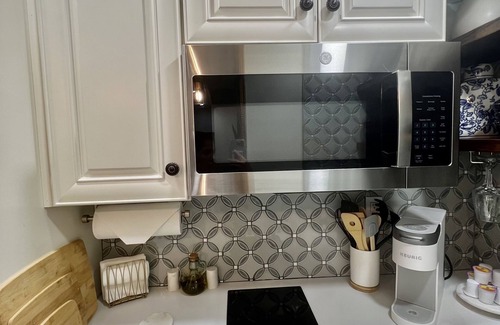 Haines City Apartment | Historic Romance Studio B