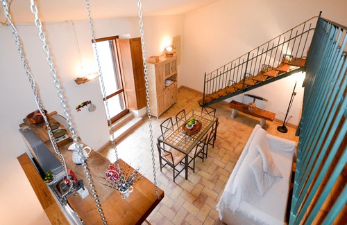 Scheggino House | HISTORIC, ROMANTIC & CULTURAL