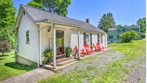 Brockton House | Historic Sears River Home (Main Level) on 10 Acres