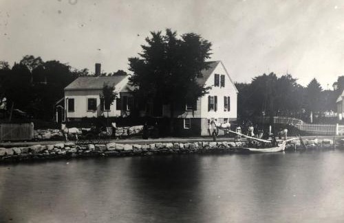 Mystic House | Historic Seaside Captains House Downtown Mystic