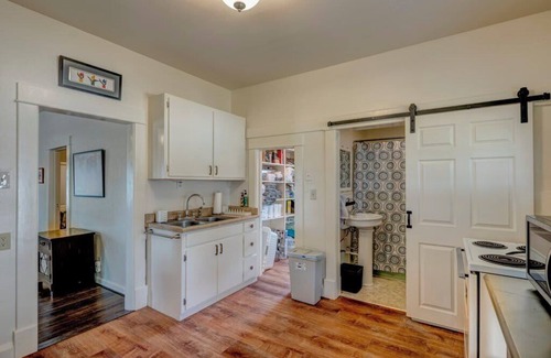 Sheridan House | Historic Sheridan Retreat – Cozy 2BR Centrally Located