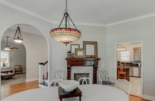 Cleveland House | Historic Shoal Creek Acres Farmhouse - Cedar Creek Rentals LLC