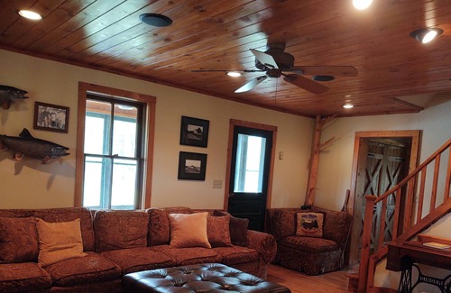 Skanee Cabin | Historic Skanee Cabin in the woods