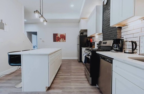 Soulard Apartment | Historic Soulard 2BR Apt with Fenced Patio, Washer/Dryer & Free Parking