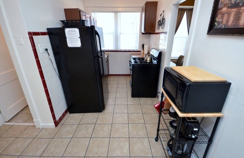 Southwest Garden Apartment | Historic Southwest Gardens Neighborhood, Convenient To Everything, King Bed (2E)