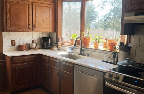 Poughkeepsie House | Historic Spacious Home 5 bed/2 bath
