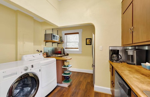 Crestline Heights House | Historic Spanish Charm + Scenic View | Cozy Casita