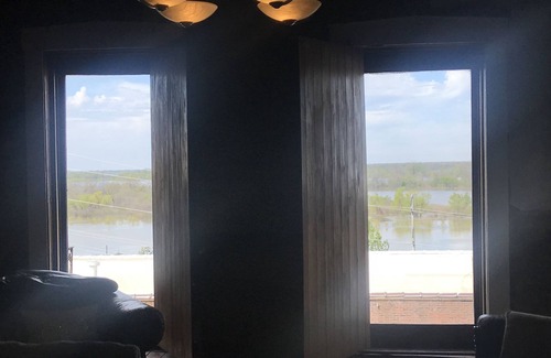 Vicksburg Apartment | Historic Speak Easy Loft with Water Views in Downtown Vicksburg
