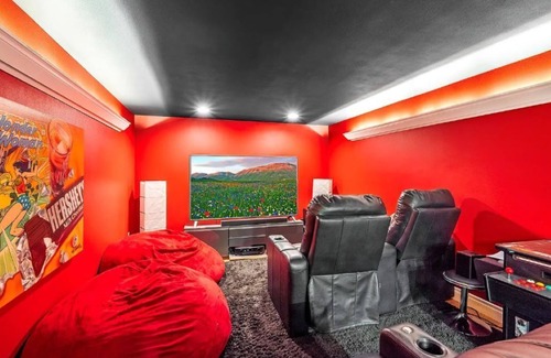 Snohomish House | Historic Speak Easy Wine Cellar and Movie Theatre Guest Room