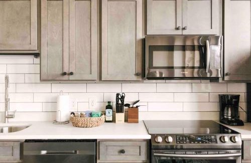 Old City Apartment | Historic Sterchi Loft on Gay St