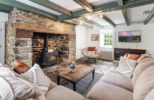 Round Hill Other | Historic Stone Farmhouse 15Acres