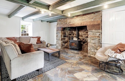 Round Hill Other | Historic Stone Farmhouse 15Acres