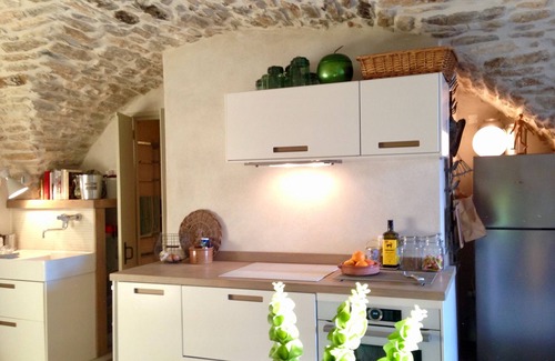 Euzet-les-Bains Apartment | Historic Stone Retreat | 17th Century | Between Uzès & Cévennes National Park