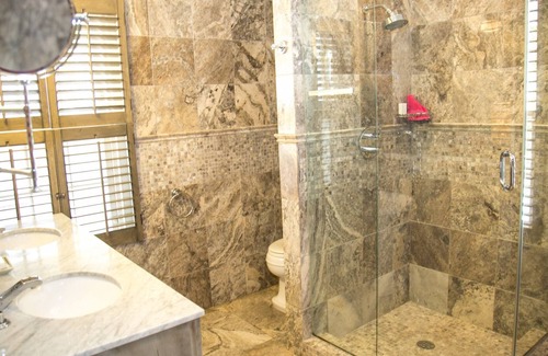 Dunmore Town House | Historic Strawberry House - At The Waterfront in Dunmore Town, Harbour Island