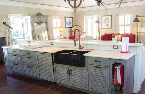 Dunmore Town House | Historic Strawberry House - At The Waterfront in Dunmore Town, Harbour Island