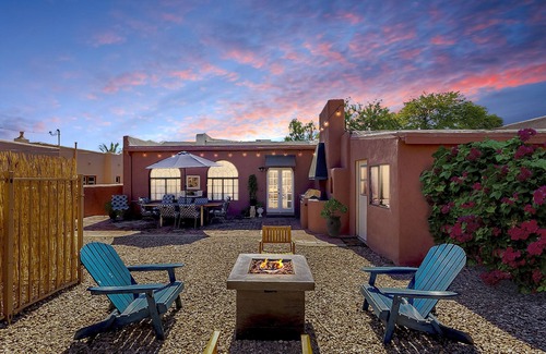 Sam Hughes Apartment | Historic Studio Guesthouse Casita 2 Blocks from the UofA - Low Summer Rates! 🏡
