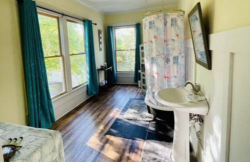 Magnolia Bed & Breakfast | Historic suite 3
