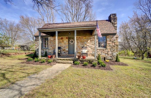 Crossville House | Historic Tennessee Vacation Rental on Homestead