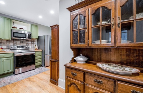 Mystic - New London House | Historic Three Bedroom Townhouse - Downtown Mystic